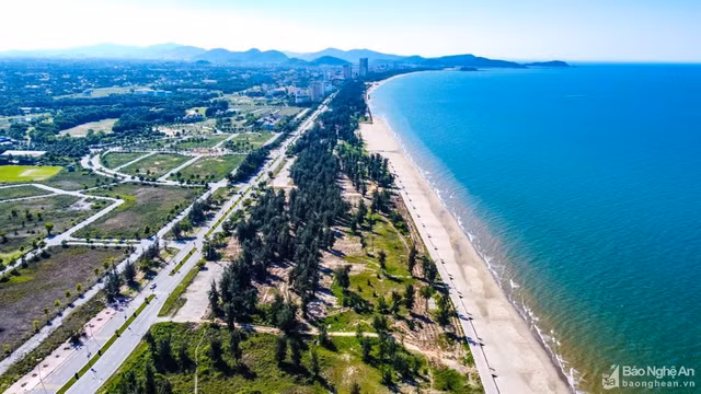 Sau 15 năm được cấp phép, dự án Golf Biển Cửa Lò vẫn chỉ là đất trống, nhếch nhác - Hình 12 Sau 15 nam duoc cap phep, du an Golf Bien Cua Lo van chi la dat trong, nhech nhac-Hinh-12