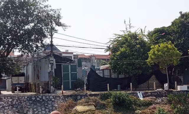 Cận cảnh loạt công trình xây trên đất nông nghiệp ở Bắc Từ Liêm - Hình 12 Can canh loat cong trinh xay tren dat nong nghiep o Bac Tu Liem-Hinh-12