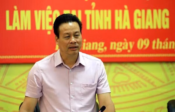 Điểm mặt những quan chức cấp cao bị kỷ luật, đi tù trong năm 2019 - Hình 13 Diem mat nhung quan chuc cap cao bi ky luat, di tu trong nam 2019-Hinh-13