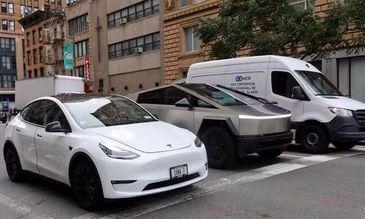 Tesla chuẩn bị ra mắt dịch vụ taxi không người lái Cybercab tại Mỹ