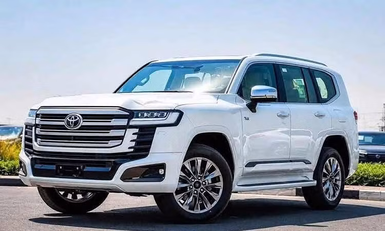 Toyota Land Cruiser hybrid sắp bán tại Việt Nam "kèm lạc" gần 1 tỷ đồng?