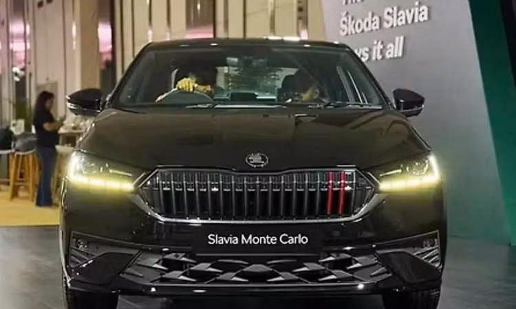 Mục sở thị Skoda Slavia 2026 - sedan giá rẻ "xịn sò" hơn cả xe sang