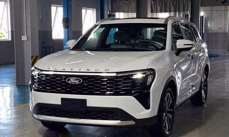 Cận cảnh Ford Territory Platinum 2026, từ 916 triệu đồng tại đại lý Việt