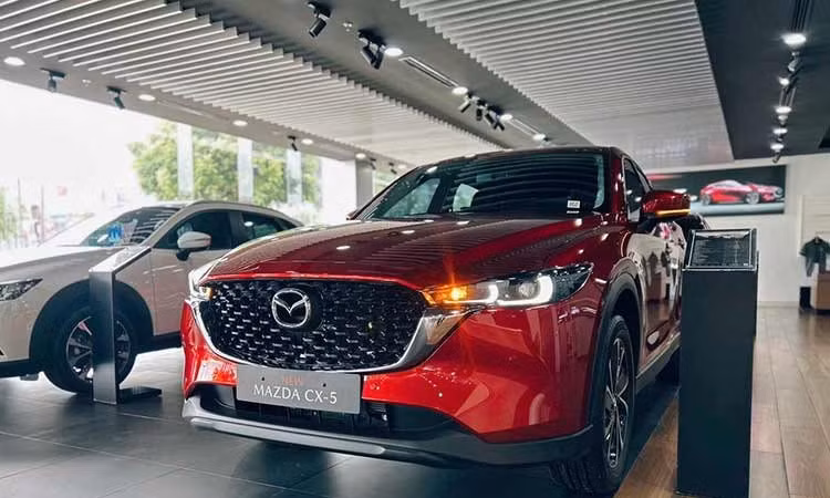 Mazda CX-5 giảm giá chỉ còn từ 659 triệu đồng, rẻ ngang SUV cỡ B