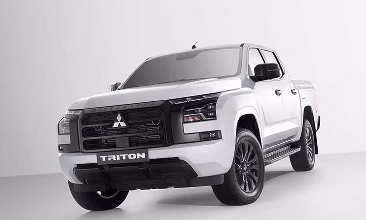 Bán tải Mitsubishi Triton 4WD AT Premium ra mắt Việt Nam, giá 783 triệu đồng