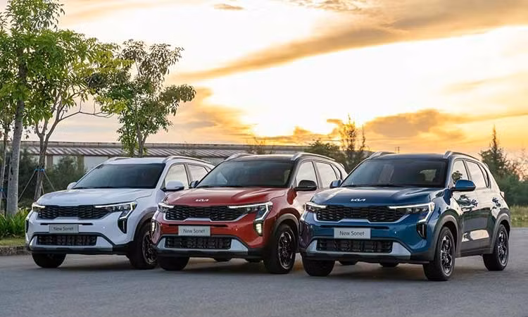 Kia Sonet giảm còn 450 triệu, "đua doanh số" Toyota Raize và Suzuki Fronx