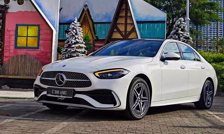 Mercedes-Benz C200, C300 tại Việt Nam bị triệu hồi vì lỗi cụm khoá cửa