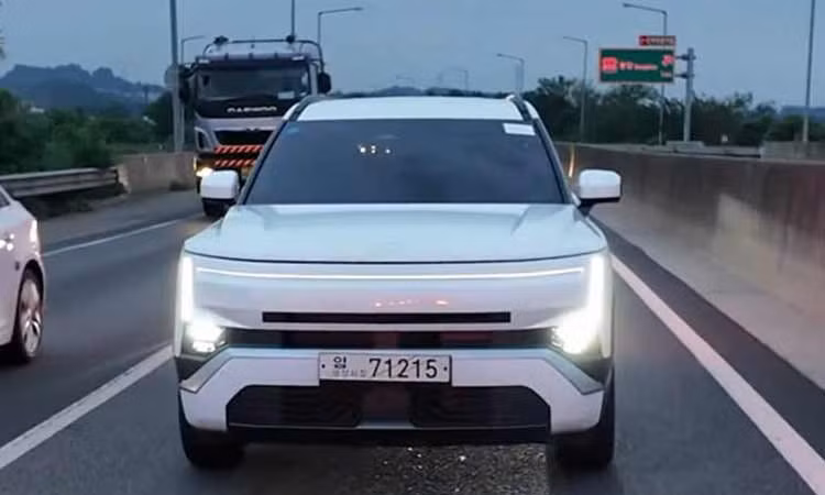 Mục sở thị Hyundai Tucson 2027 "bằng xương bằng thịt" trên đường phố