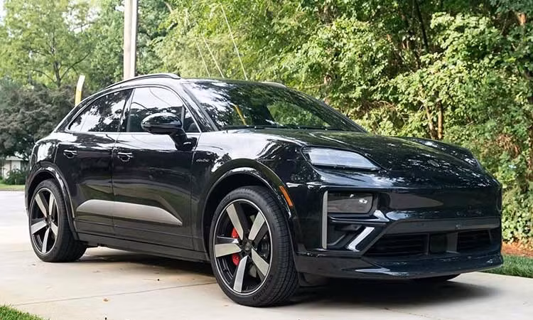 Porsche Macan Turbo Electric "bay" hơn 500 USD/ngày chỉ sau 3 tháng