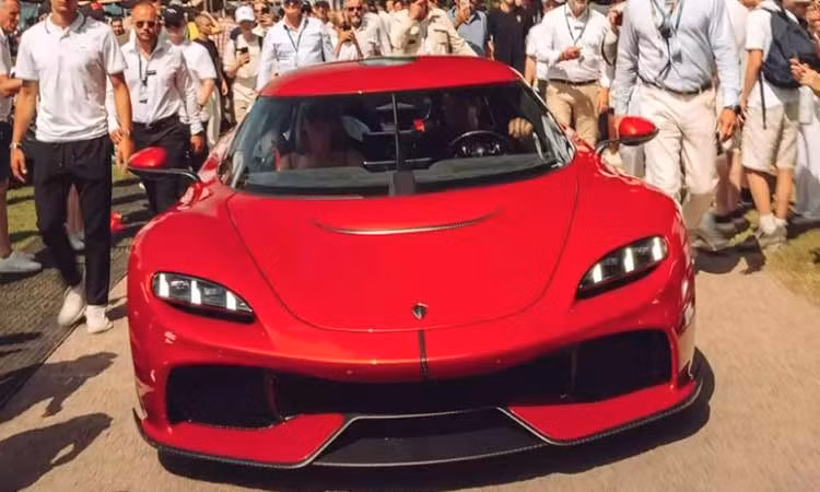 [GALLERY] Siêu xe Koenigsegg Gemera hơn 80 tỷ đồng đầu tiên trên bị đập phá