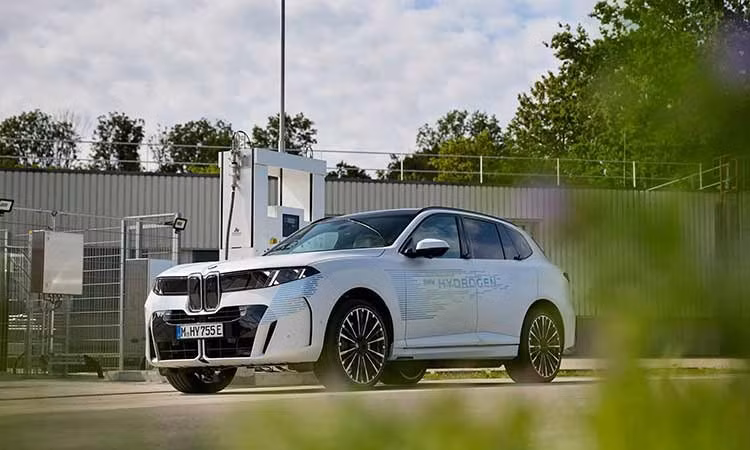 BMW iX5 Hydrogen chạy tới 750 km - nạp hydro 5 phút, sắp mở bán