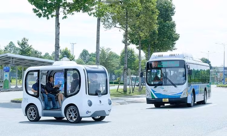 Hà Nội cho phép thử nghiệm xe tự hành, robotaxi và robot thông minh