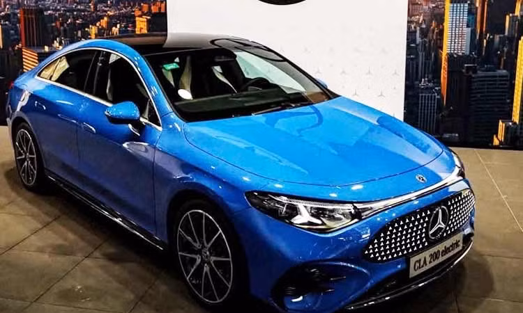 Tận mục Mercedes-Benz CLA 200 Electric tại Việt Nam, giá dưới 1,7 tỷ đồng