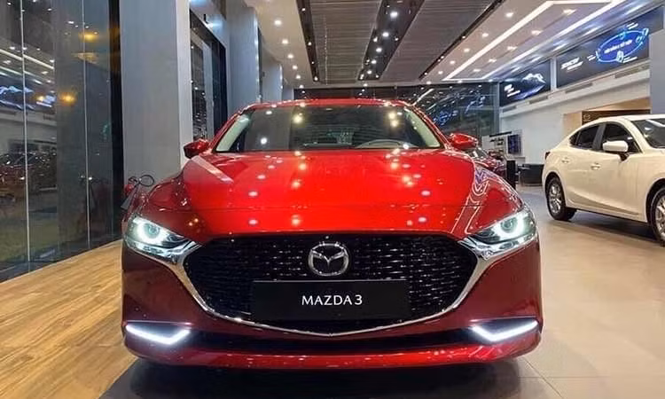 Mazda3 bán chạy nhất phân khúc sedan cỡ C tại Việt Nam tháng 8/2026