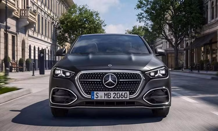 [GALLERY] Mercedes-Benz C-Class 2027 bản máy xăng mild hybrid trình làng