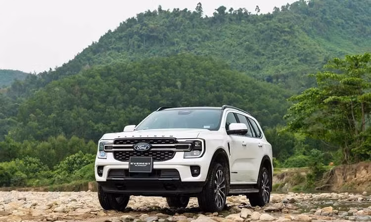 Tại sao Ford Everest vẫn trụ vững trước làn sóng ôtô điện tại Việt Nam?