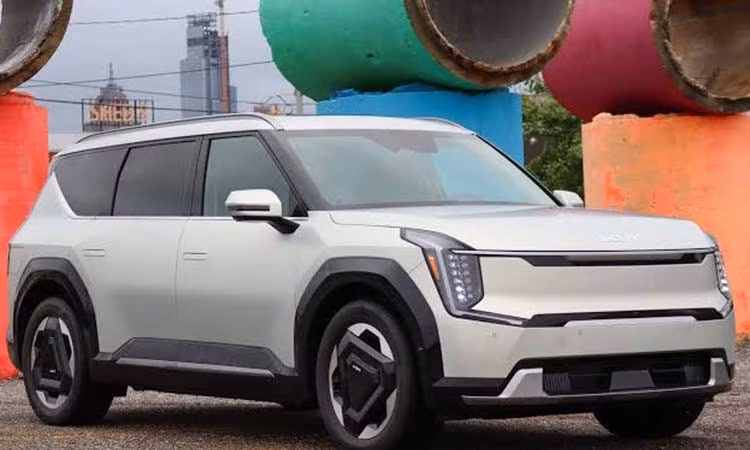 Triệu hồi hơn 21.000 xe điện Kia EV9 vì lỗi hàng hế thứ 3