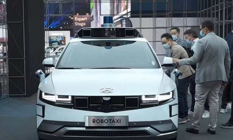 Hyundai hé lộ chiến lược mới - robotaxi, giá pin rẻ hơn 30%