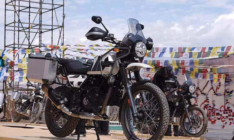 Ra mắt Royal Enfield Himalayan 411 "giá mềm" trở lại với động cơ 443cc 