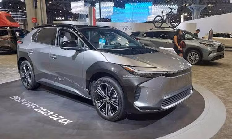 Người mua SUV điện Toyota bZ4X được trợ cấp tới nửa giá xe?