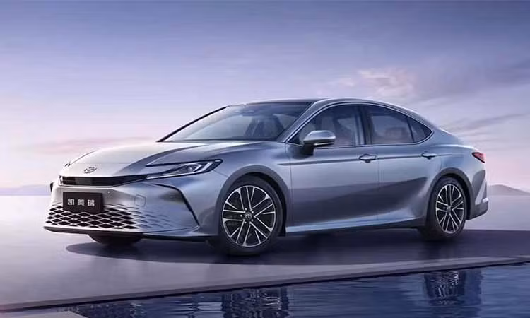 Toyota Camry 2027 nâng cấp nội thất với màn hình tới 15,6 inch