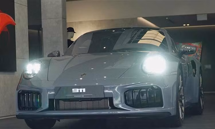 Cận cảnh Porsche 911 Turbo S 992.2 đầu tiên về Việt Nam, gần 20 tỷ