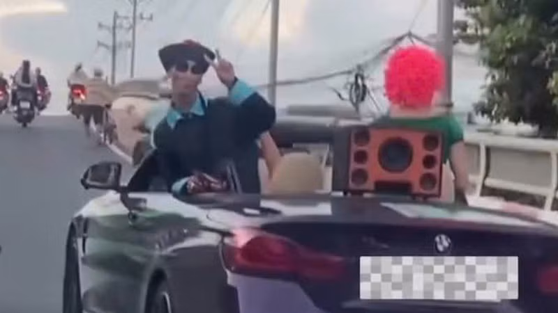 Những màn câu view bất chấp an toàn giao thông