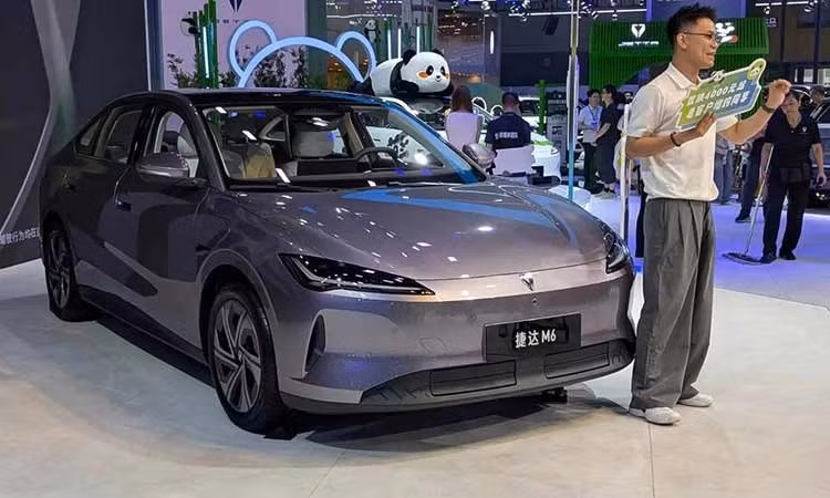Volkswagen Jetta M6 giá rẻ chỉ từ 308 triệu đồng "cháy hàng" tại Trung Quốc