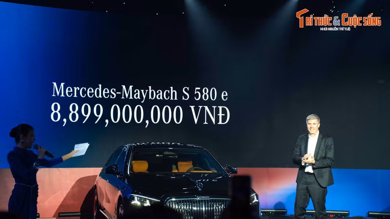 Mercedes-Benz Việt Nam công bố giá loạt xe điện hóa mới, từ 1,59 tỷ đồng