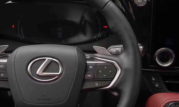 Triệu hồi hơn 68.000 xe sang Lexus NX do lỗi cụm đồng hồ