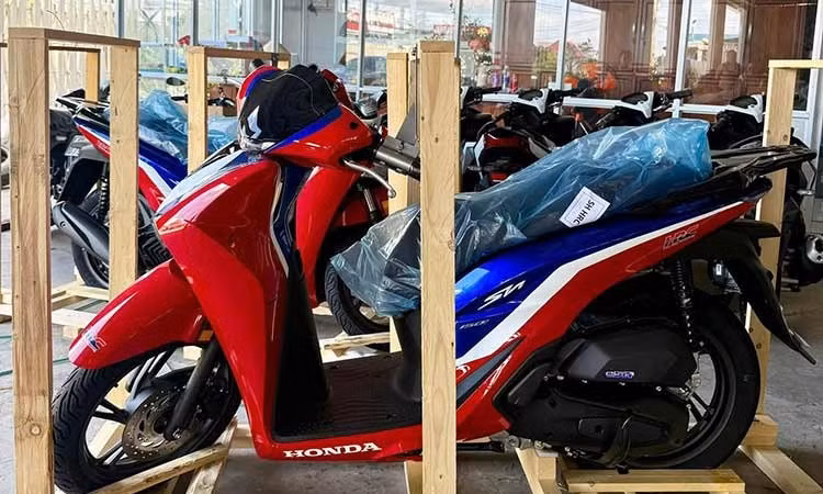 Honda SH150i Special Edition HRC 2026 về Việt Nam, giá 250 triệu đồng