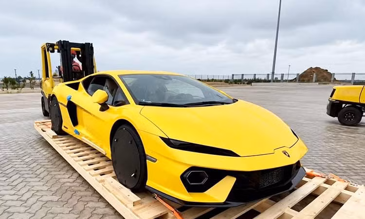 Cường Đô la "gây sốc" tặng Lamborghini Temerario 30 tỷ cho khách mua nhà
