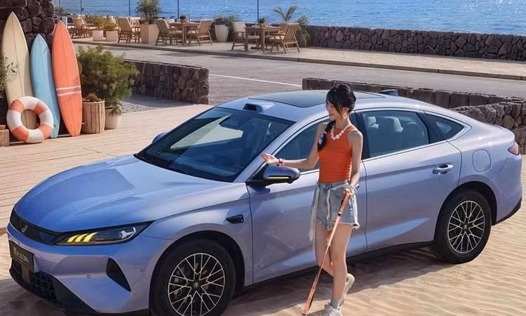 BYD Qin Plus DM-i 2027 đẹp như Toyota Camry nhưng rẻ như Hyundai i10