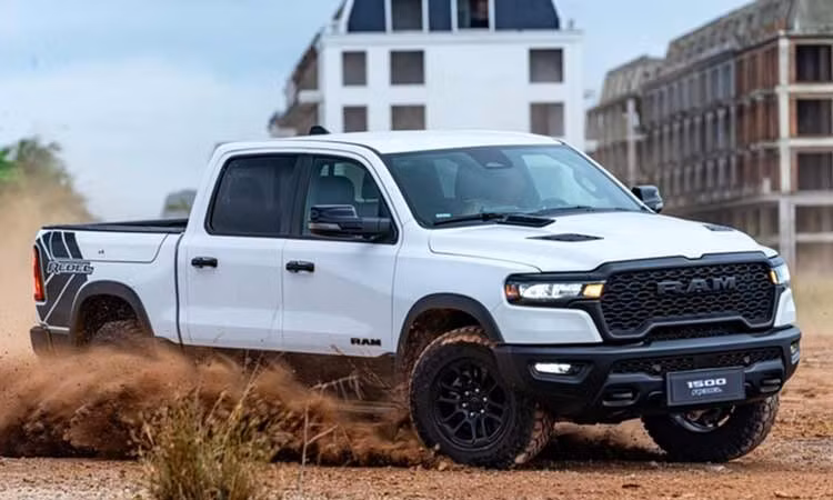 RAM 1500 bị triệu hồi hàng loạt do lỗi hệ thống cảm biến áp suất lốp