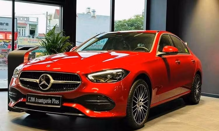 Mercedes-Benz Việt Nam triệu hồi tới hơn 850 xe lỗi cụm khóa cửa