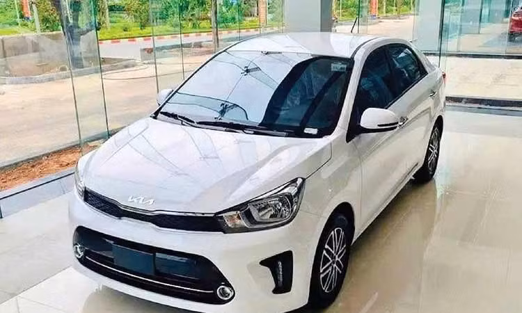 Kia Soluto giảm siêu sốc - chỉ còn từ 299 triệu, rẻ hơn cả Morning