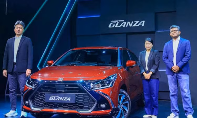 Ra mắt Toyota Glanza 2026 giá chỉ 190 triệu đồng, "chung trứng" Suzuki Baleno