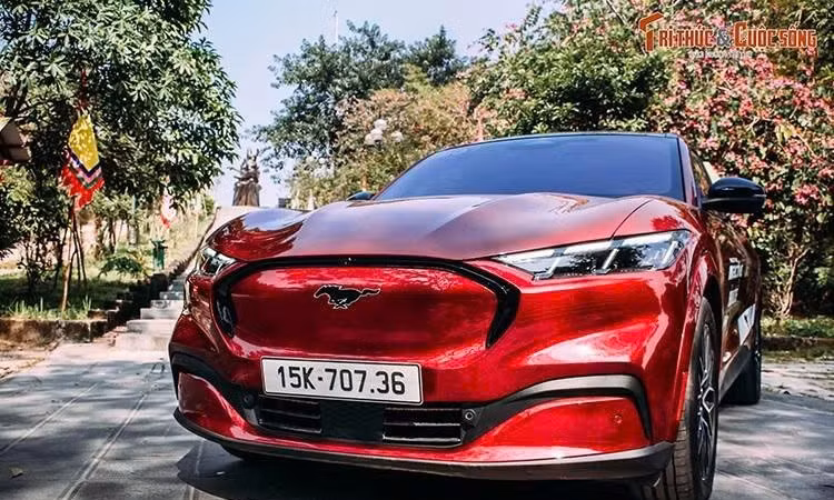Ford Mustang Mach-E được đại lý ưu đãi mạnh, rẻ hơn 1 tỷ đồng khi ra mắt
