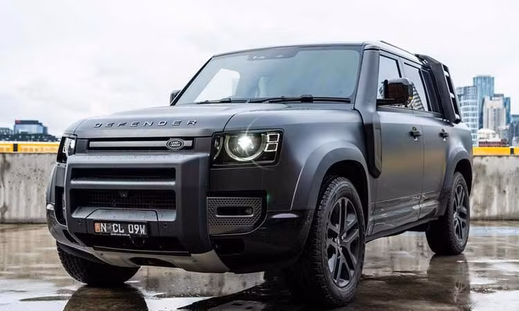 Triệu hồi 371 xe SUV Land Rover Defender do lỗi dây an toàn