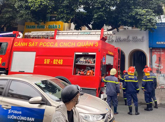 TPHCM: Cháy nhà hàng bít tết kiểu Pháp ở trung tâm Quận 3 TPHCM: Chay nha hang bit tet kieu Phap o trung tam Quan 3
