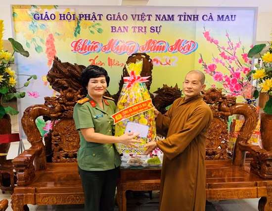 Nữ đại tá - tân Phó Cục trưởng Cục An ninh nội địa là ai? - Hình 5 Nu dai ta - tan Pho Cuc truong Cuc An ninh noi dia la ai?-Hinh-5