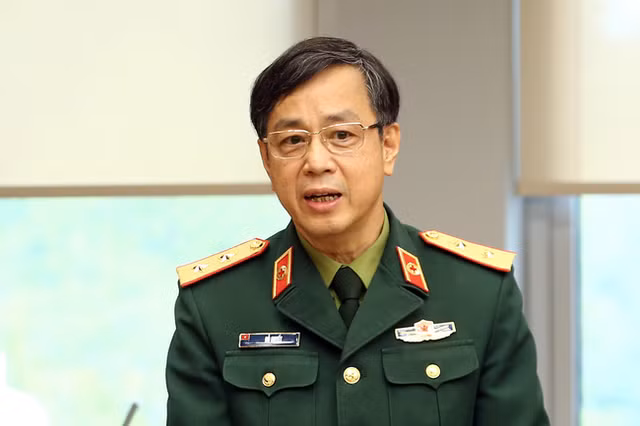 Chân dung 27 cán bộ cấp cao bị kỷ luật 6 tháng đầu năm 2022 - Hình 6 Chan dung 27 can bo cap cao bi ky luat 6 thang dau nam 2022-Hinh-6