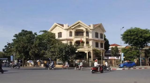 Cách chức Chi cục trưởng Kiểm lâm Quảng Trị xuống làm nhân viên Cach chuc Chi cuc truong Kiem lam Quang Tri xuong lam nhan vien