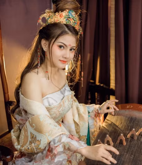 Hé lộ cuộc sống sang chảnh của những hot girl ma túy - Hình 6 He lo cuoc song sang chanh cua nhung hot girl ma tuy-Hinh-6