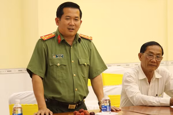 Chan dung thieu tuong Dinh Van Noi - Giam doc Cong an Quang Ninh-Hinh-7