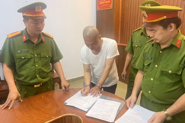 Vi sao 'su thay' Thich Tam Phuc' bi cong an bat?