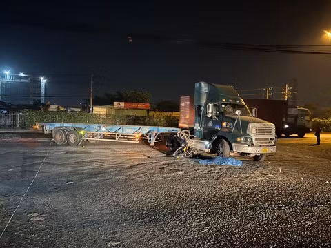 Liên tiếp hai vụ tai nạn tại TP Thủ Đức, 2 người tử vong - Hình 2 Lien tiep hai vu tai nan tai TP Thu Duc, 2 nguoi tu vong-Hinh-2