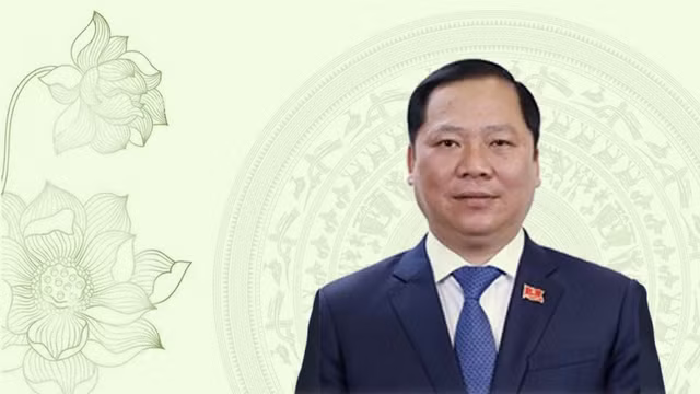 Chân dung tân Bí thư Tỉnh ủy Hòa Bình Nguyễn Phi Long - Hình 7 Chan dung tan Bi thu Tinh uy Hoa Binh Nguyen Phi Long-Hinh-7