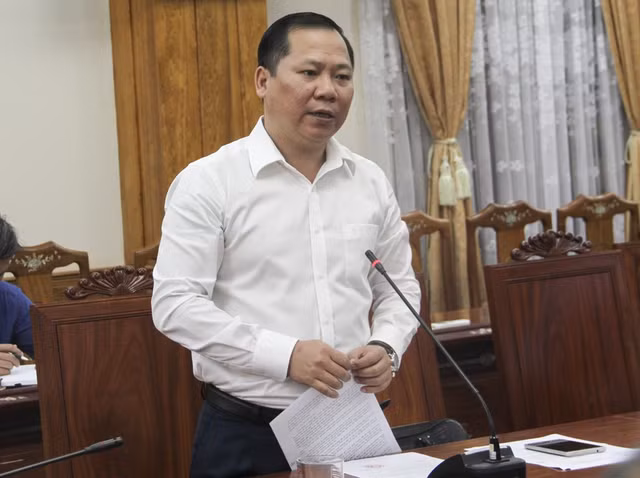 Chân dung tân Bí thư Tỉnh ủy Hòa Bình Nguyễn Phi Long - Hình 10 Chan dung tan Bi thu Tinh uy Hoa Binh Nguyen Phi Long-Hinh-10
