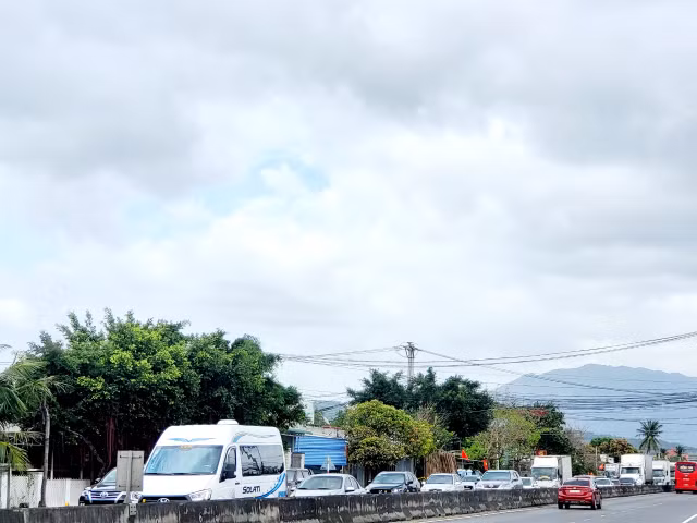 Khanh Hoa: Xa Tram thu phi Cam Thinh do luong xe un u dai hon 5 cay so-Hinh-2